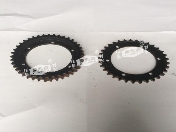 23电动工程自卸车泥瓦.JPG